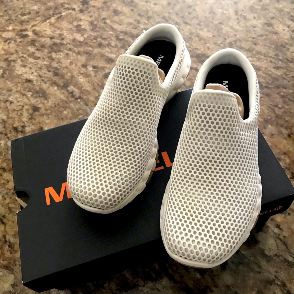 🌚New Merrell sporty clogs 🌚